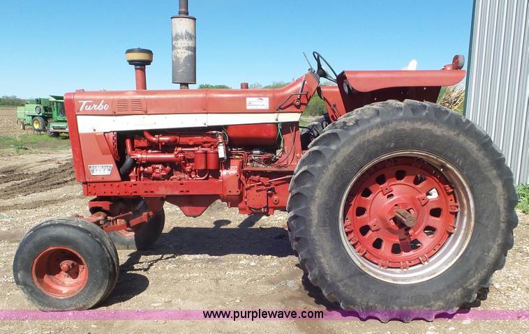 image for item L2117 1970 Farmall 1456 tractor
