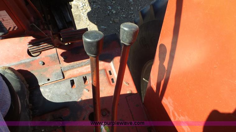 image for item L2117 1970 Farmall 1456 tractor