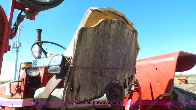 image for item L2117 1970 Farmall 1456 tractor
