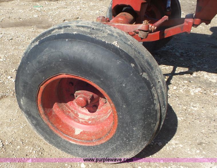 image for item L2117 1970 Farmall 1456 tractor
