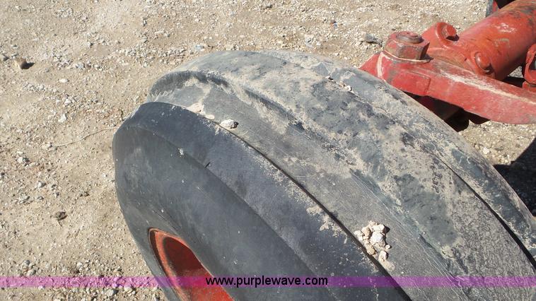 image for item L2117 1970 Farmall 1456 tractor