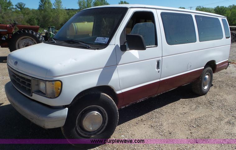 image for item L2118 1993 Ford Club Wagon van