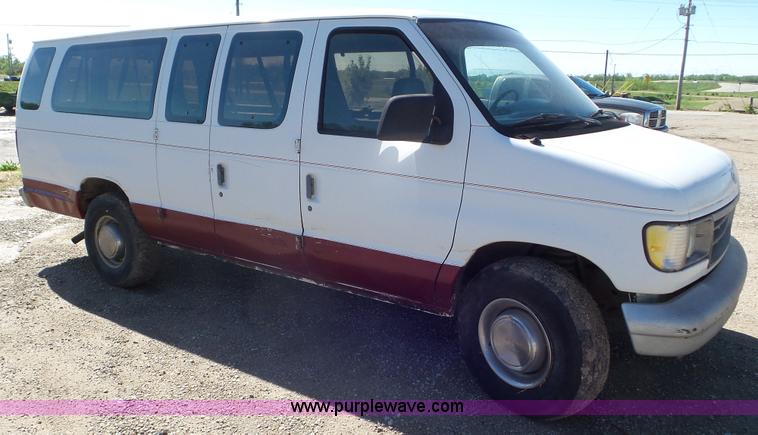 image for item L2118 1993 Ford Club Wagon van