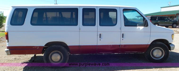 image for item L2118 1993 Ford Club Wagon van