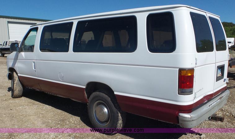 image for item L2118 1993 Ford Club Wagon van