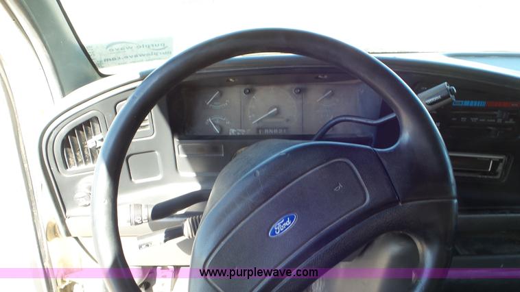 image for item L2118 1993 Ford Club Wagon van