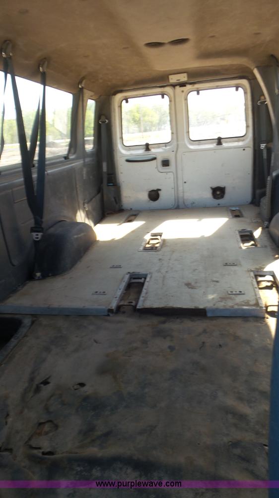 image for item L2118 1993 Ford Club Wagon van