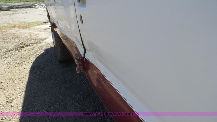 image for item L2118 1993 Ford Club Wagon van