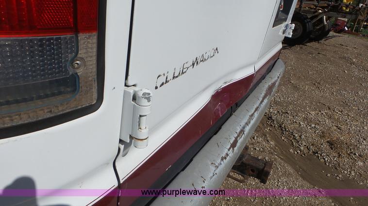 image for item L2118 1993 Ford Club Wagon van