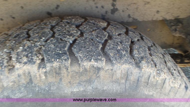 image for item L2118 1993 Ford Club Wagon van