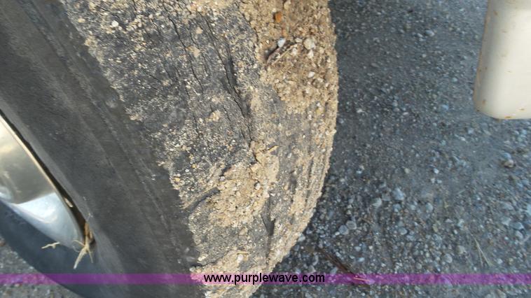 image for item L2118 1993 Ford Club Wagon van