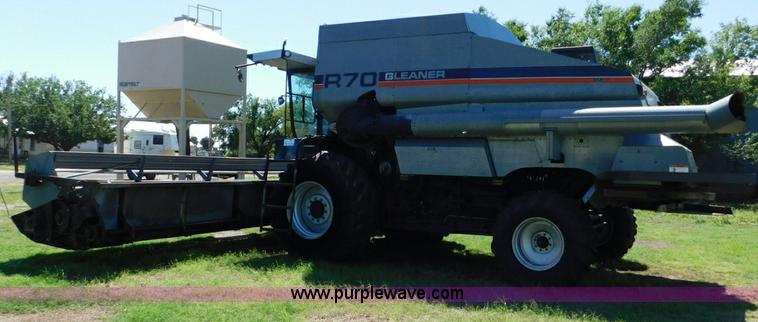 image for item L5831 1991 Gleaner R70 combine