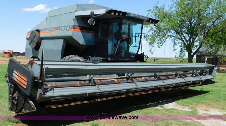 image for item L5831 1991 Gleaner R70 combine