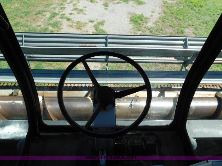 image for item L5831 1991 Gleaner R70 combine