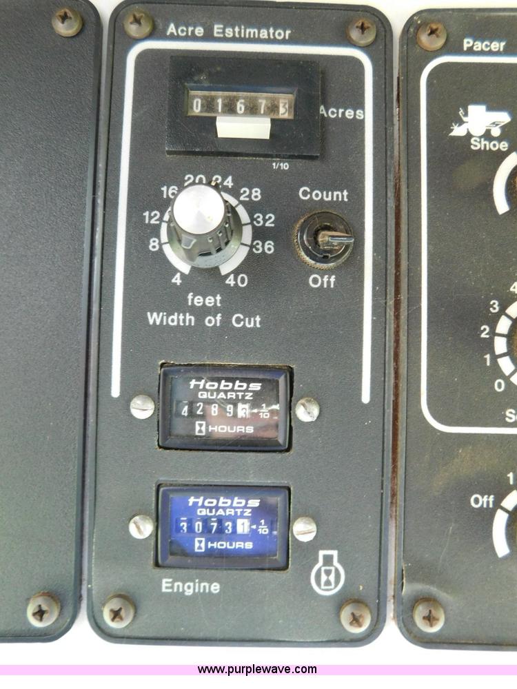 image for item L5831 1991 Gleaner R70 combine