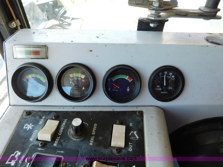 image for item L5831 1991 Gleaner R70 combine