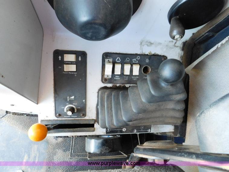 image for item L5831 1991 Gleaner R70 combine