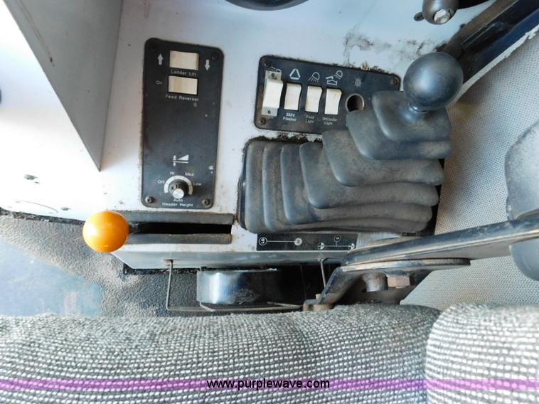 image for item L5831 1991 Gleaner R70 combine