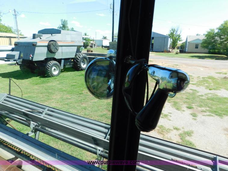 image for item L5831 1991 Gleaner R70 combine