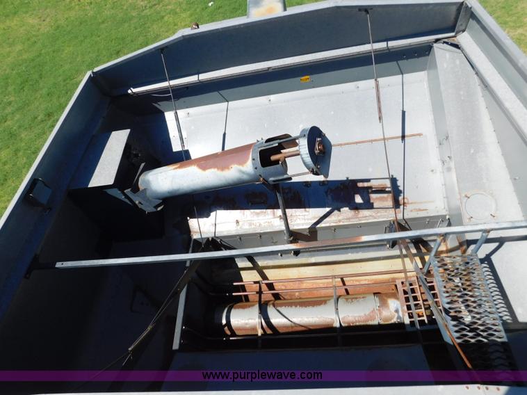 image for item L5831 1991 Gleaner R70 combine