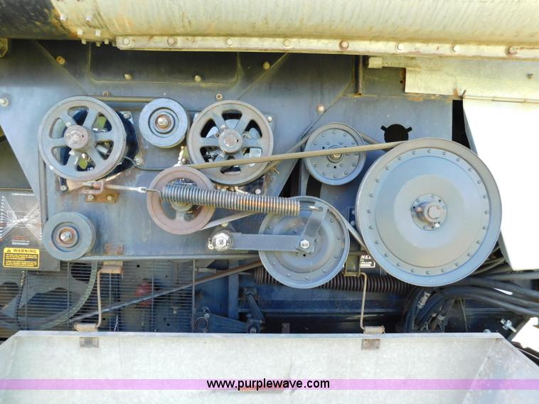 image for item L5831 1991 Gleaner R70 combine