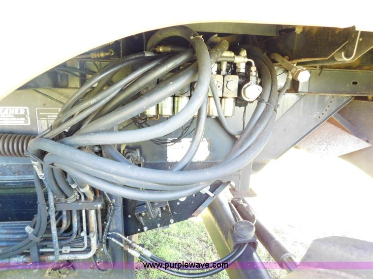 image for item L5831 1991 Gleaner R70 combine