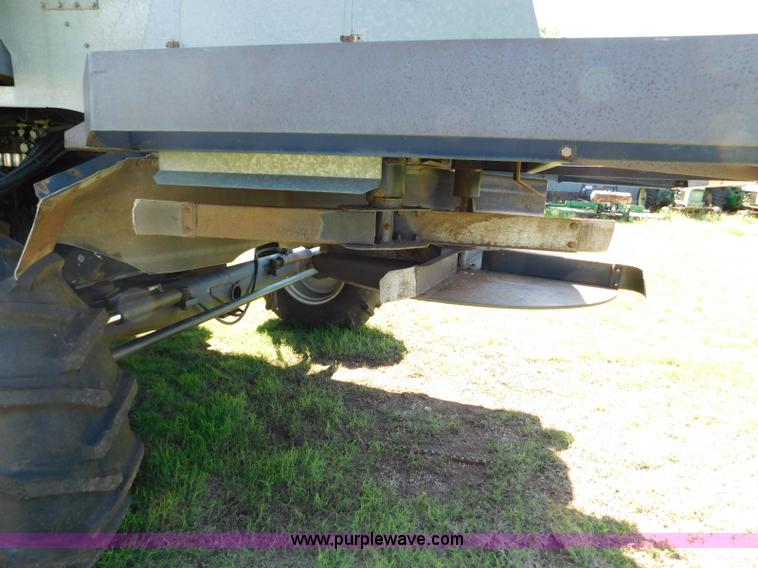 image for item L5831 1991 Gleaner R70 combine