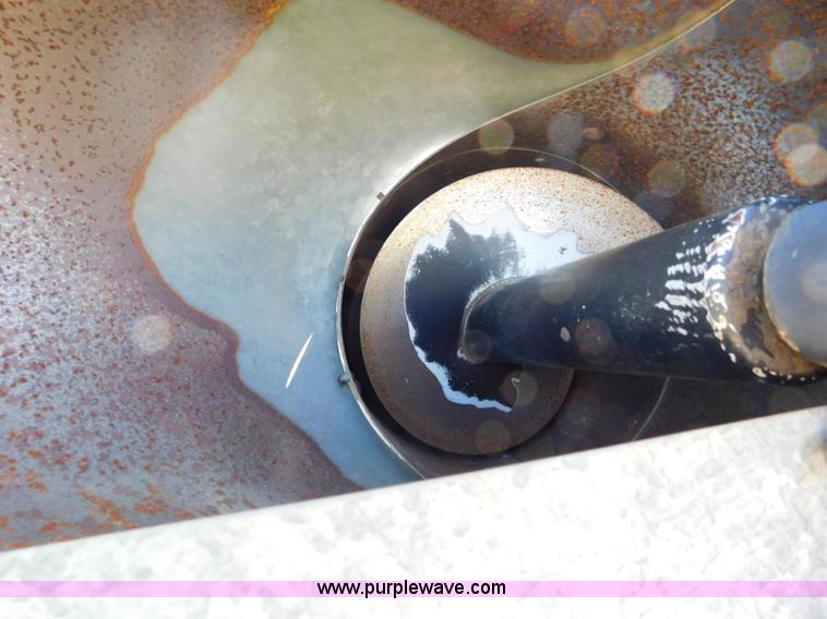 image for item L5831 1991 Gleaner R70 combine