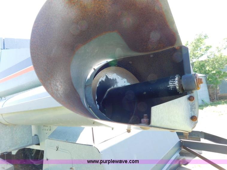 image for item L5831 1991 Gleaner R70 combine