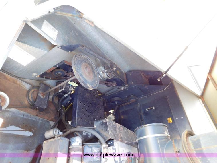 image for item L5831 1991 Gleaner R70 combine