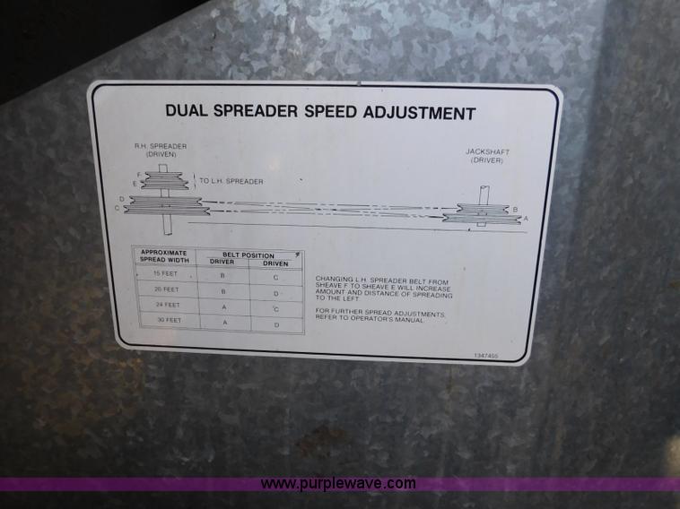 image for item L5831 1991 Gleaner R70 combine