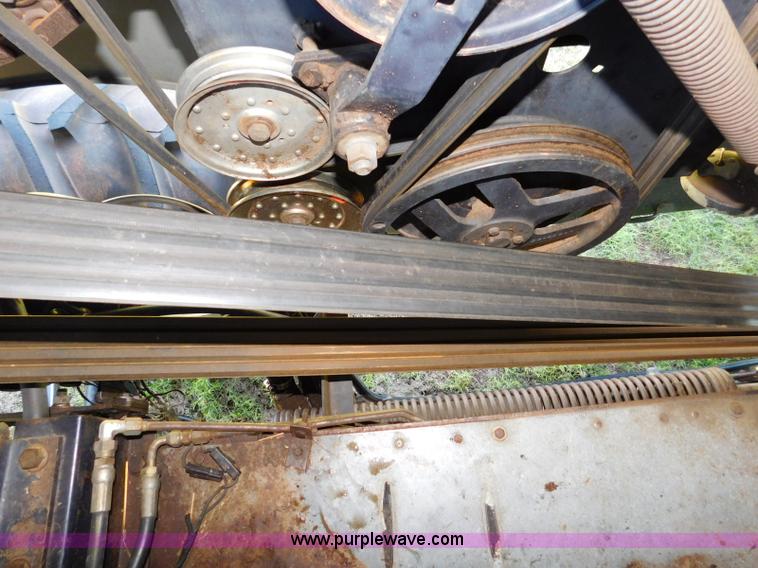 image for item L5831 1991 Gleaner R70 combine