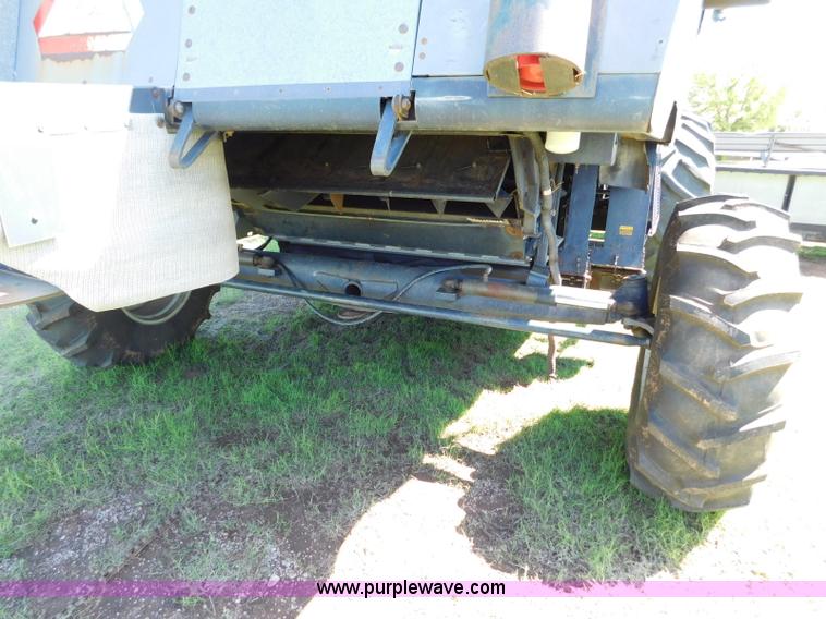 image for item L5831 1991 Gleaner R70 combine