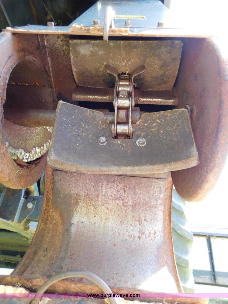 image for item L5831 1991 Gleaner R70 combine