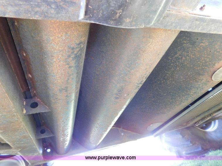 image for item L5831 1991 Gleaner R70 combine