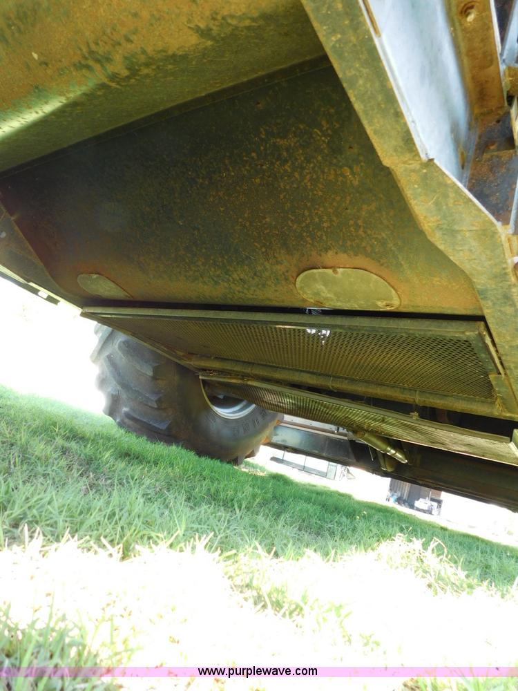 image for item L5831 1991 Gleaner R70 combine