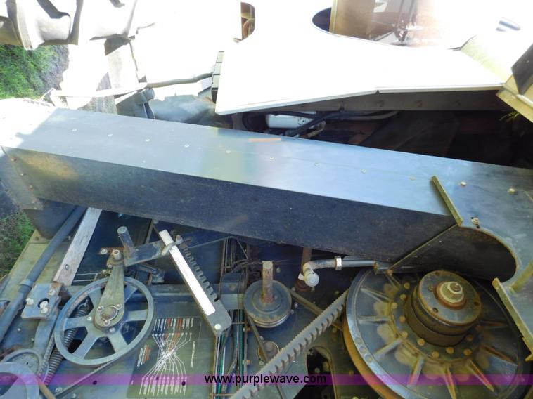 image for item L5831 1991 Gleaner R70 combine