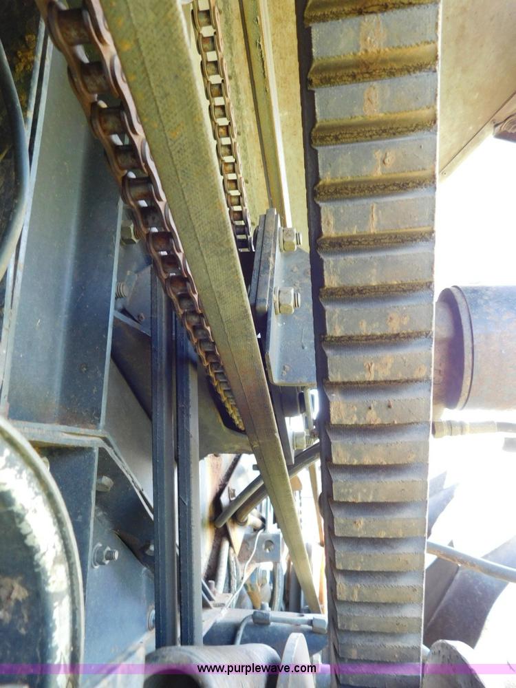 image for item L5831 1991 Gleaner R70 combine