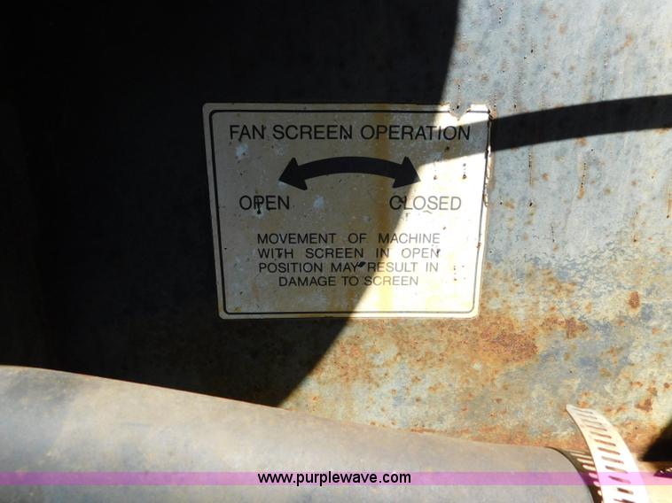 image for item L5831 1991 Gleaner R70 combine