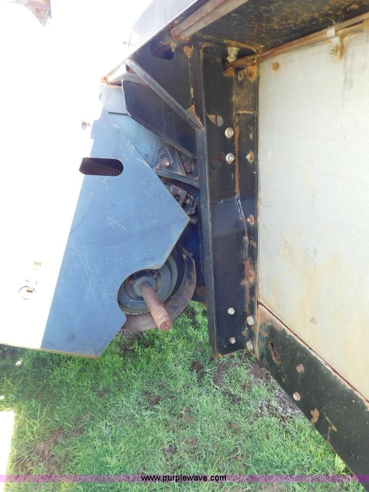 image for item L5831 1991 Gleaner R70 combine