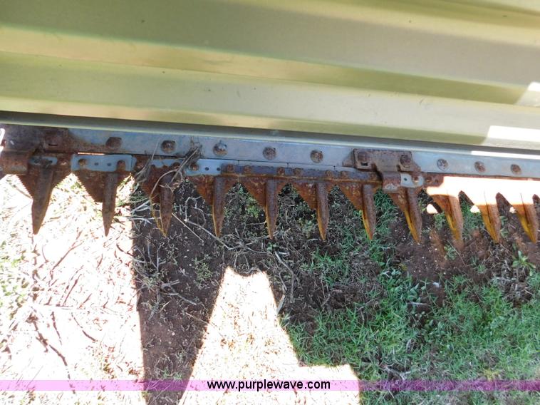 image for item L5831 1991 Gleaner R70 combine