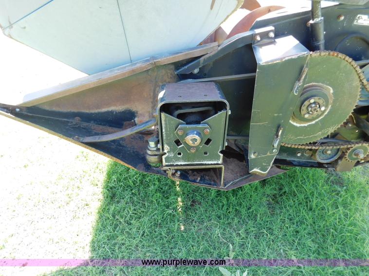 image for item L5831 1991 Gleaner R70 combine