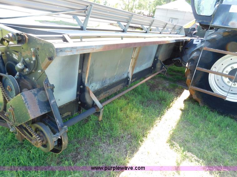 image for item L5831 1991 Gleaner R70 combine