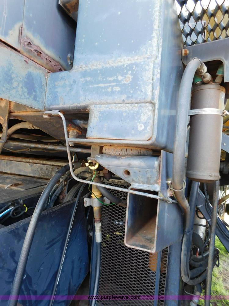 image for item L5831 1991 Gleaner R70 combine