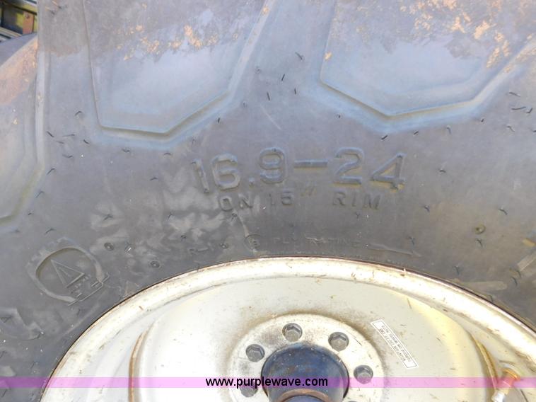 image for item L5831 1991 Gleaner R70 combine