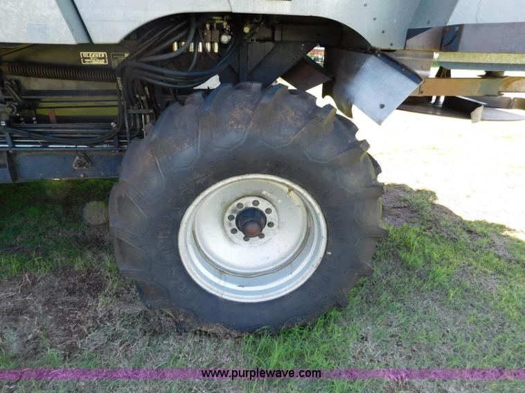 image for item L5831 1991 Gleaner R70 combine