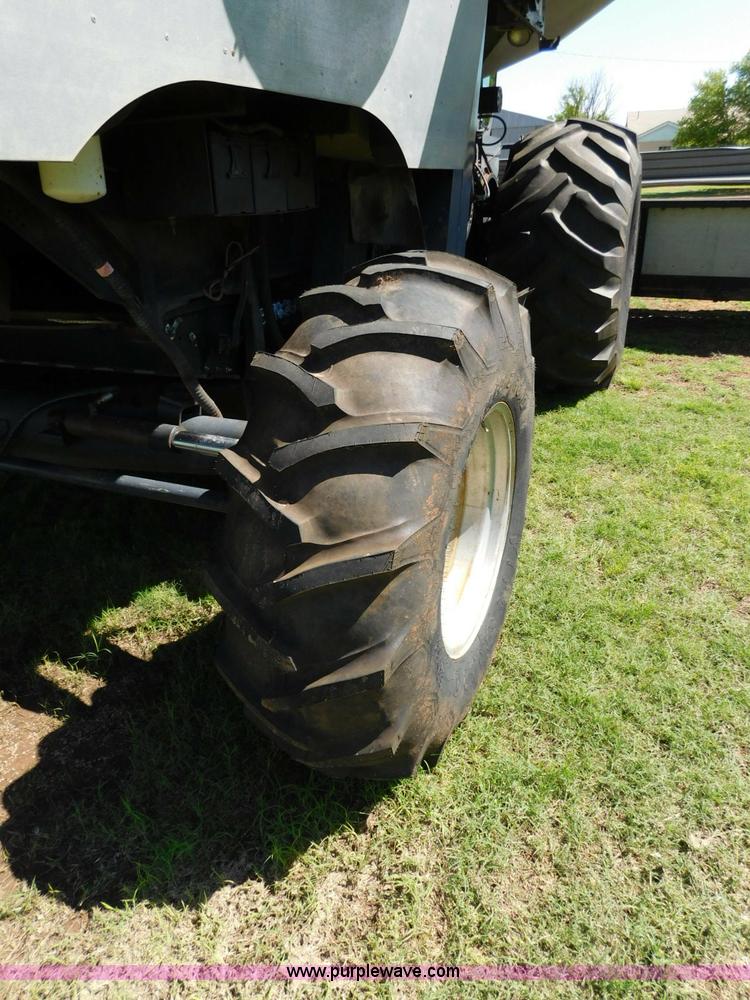 image for item L5831 1991 Gleaner R70 combine