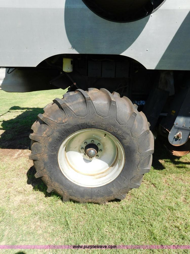 image for item L5831 1991 Gleaner R70 combine