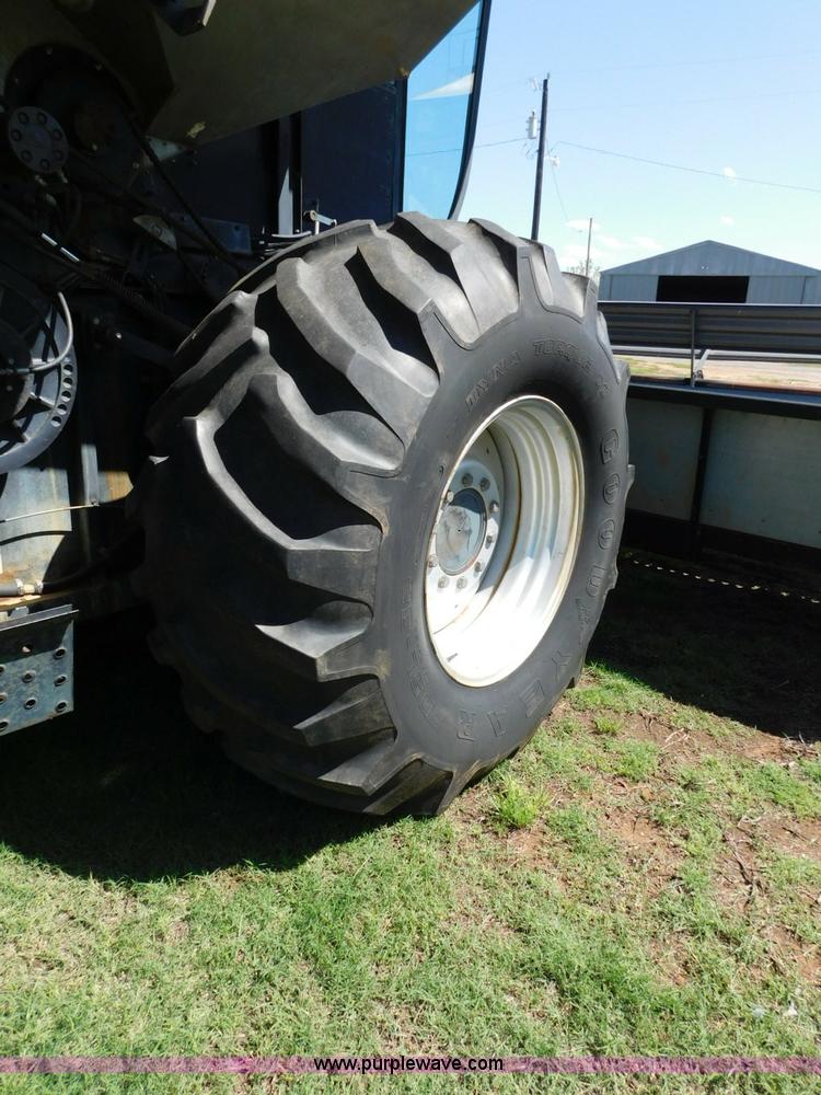 image for item L5831 1991 Gleaner R70 combine