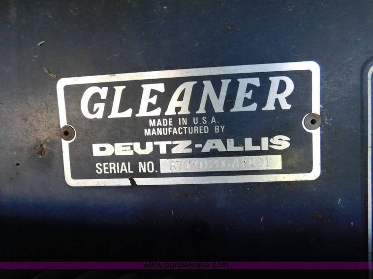 image for item L5831 1991 Gleaner R70 combine